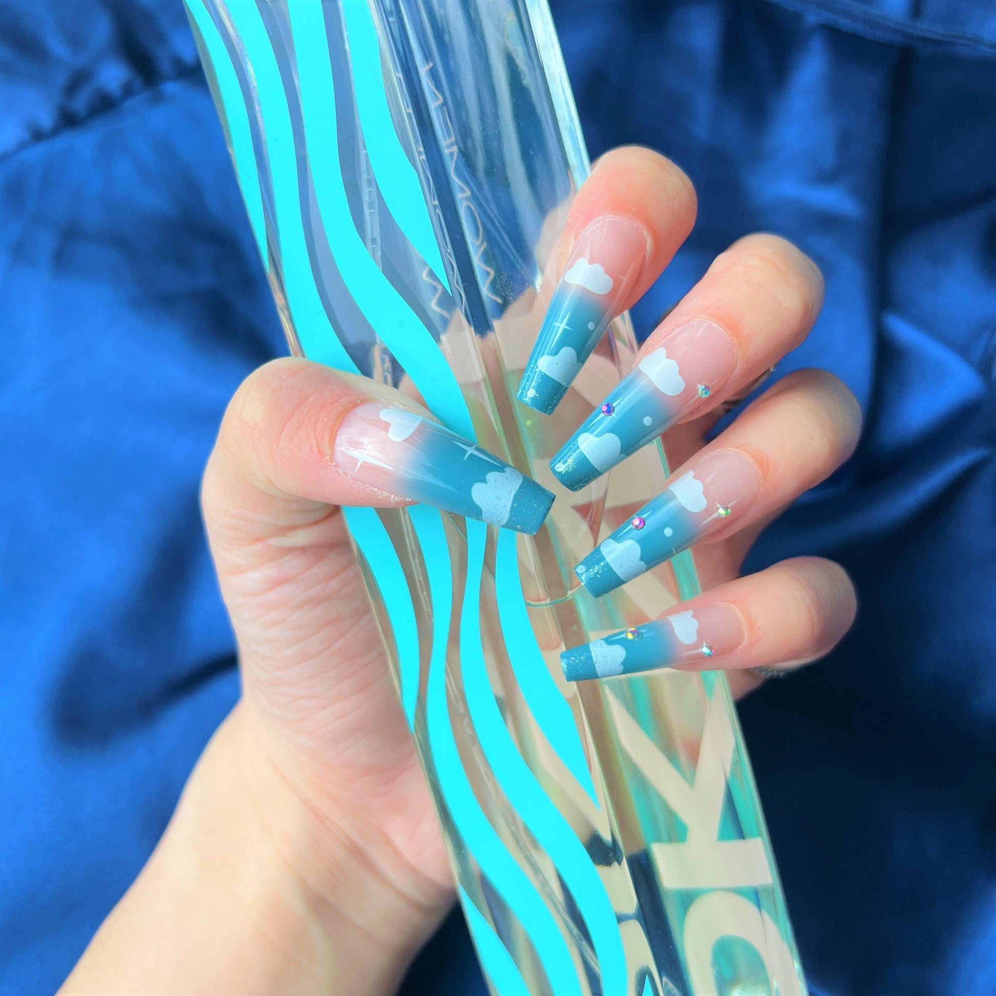 Clouds Fade Pink To Blue - NAILCRUSH®